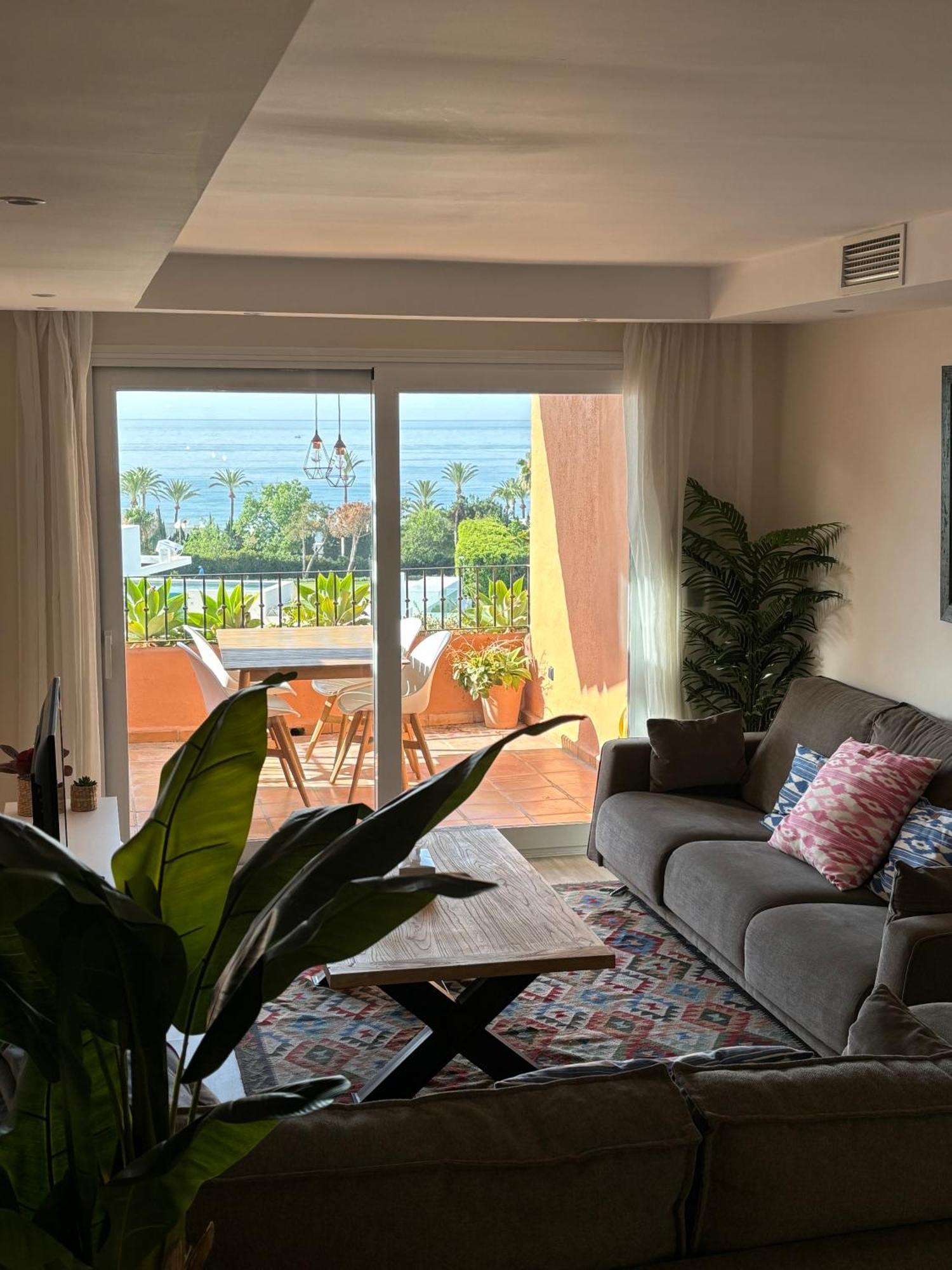 Beautiful Penthouse On Golden Mile, Near Apartment